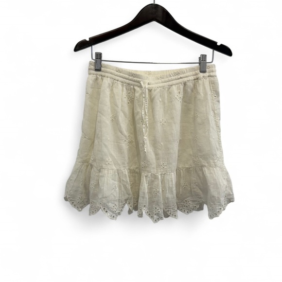 AE Cream Eyelet Ruffle Skirt Size Medium - Picture 1 of 1